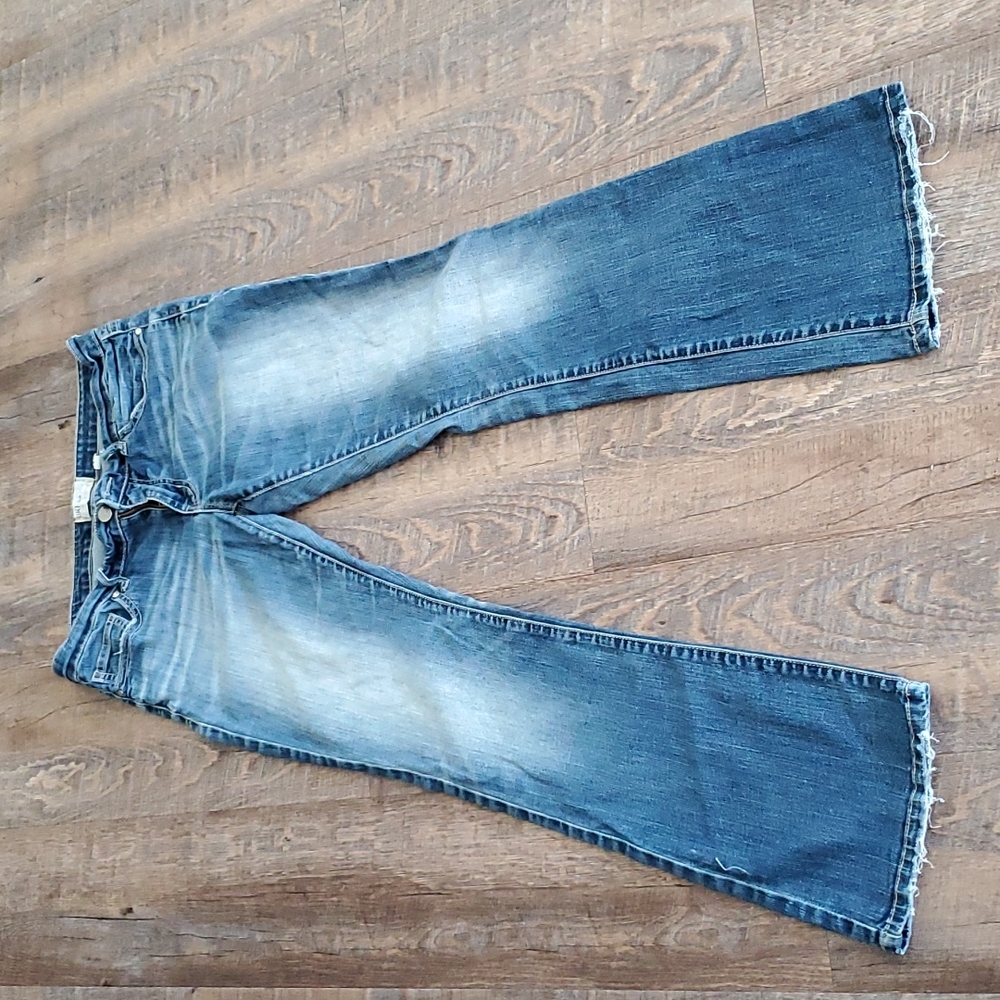 Buckle Jeans